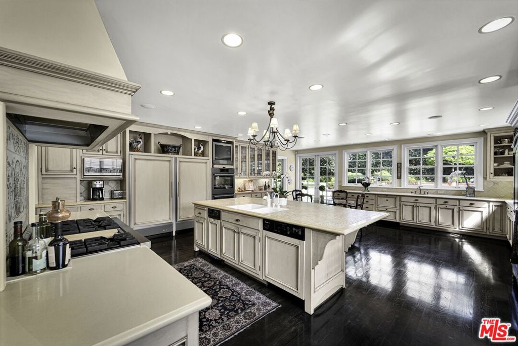 1200 Virginia Road Property Photo 10