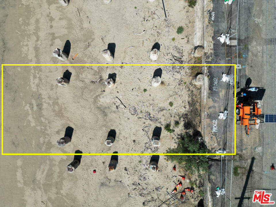 19062 Pacific Coast Highway Property Photo 9