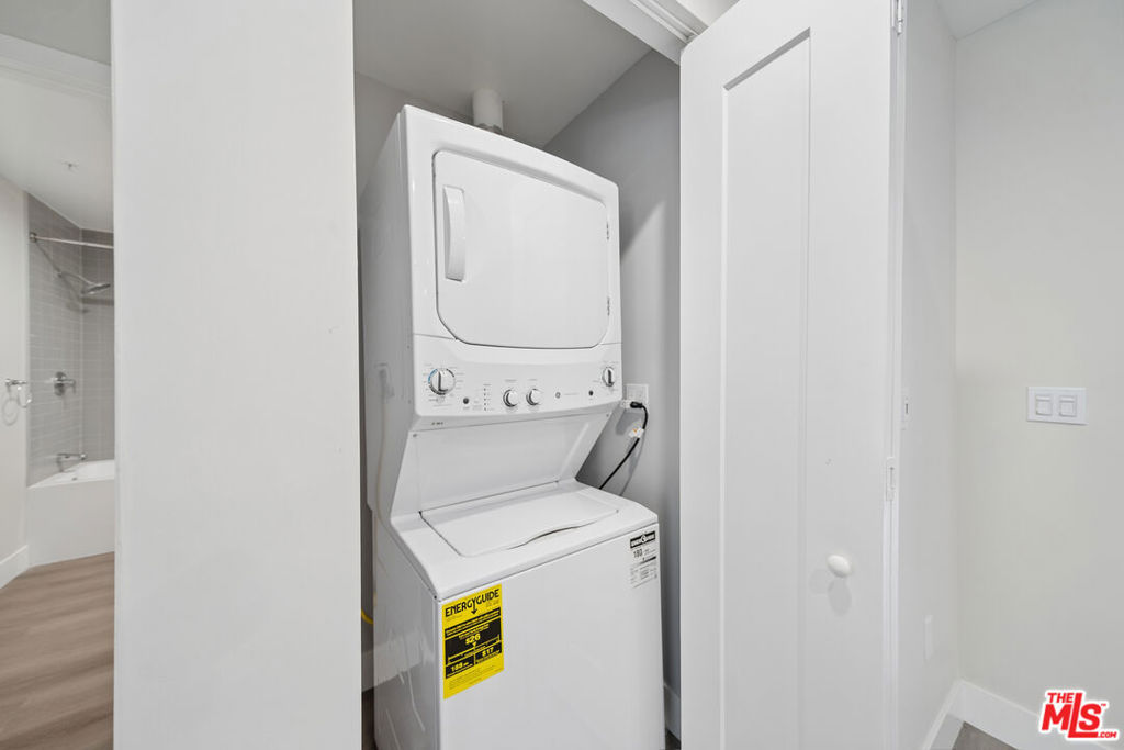 1223 N Hayworth Avenue 2 Property Photo 7