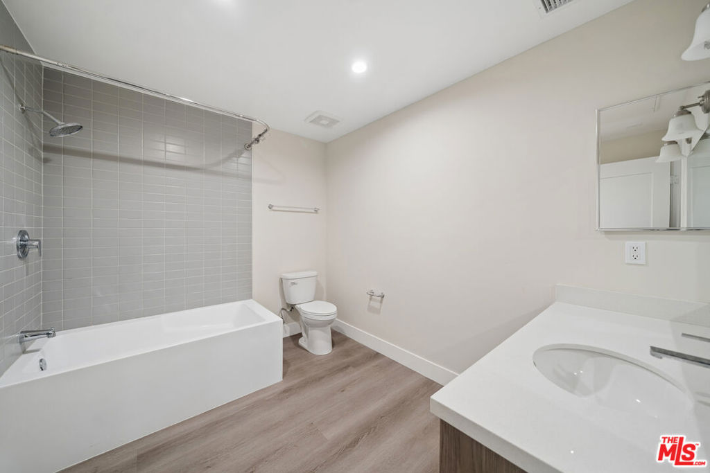 1223 N Hayworth Avenue 2 Property Photo 12