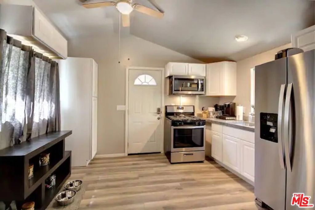 39219 Cedar Dell Road Property Photo 6