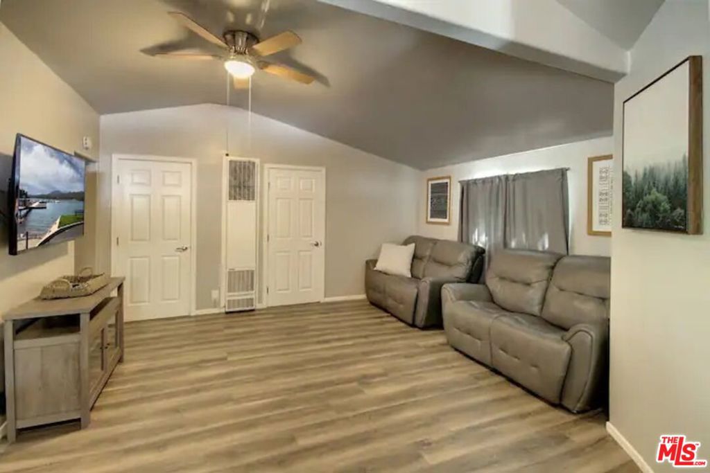 39219 Cedar Dell Road Property Photo 10