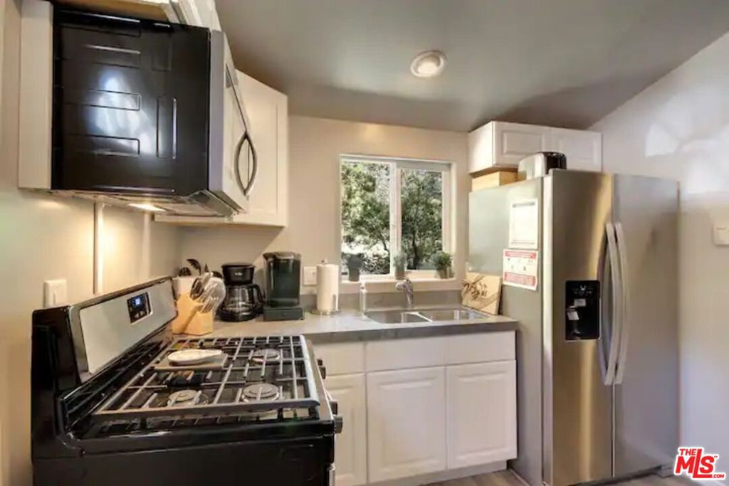 39219 Cedar Dell Road Property Photo 14