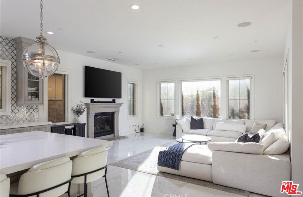 119 Lanzon Property Photo 6