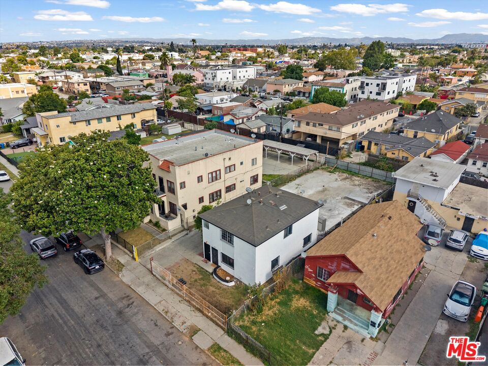 633 W 75th Street Property Photo 13