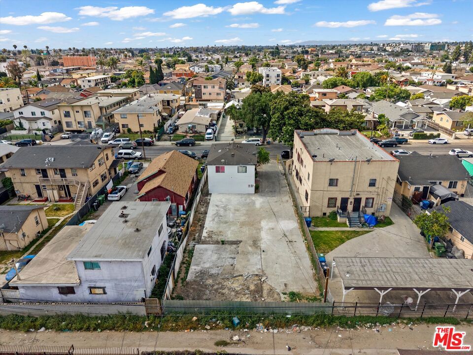 633 W 75th Street Property Photo 14