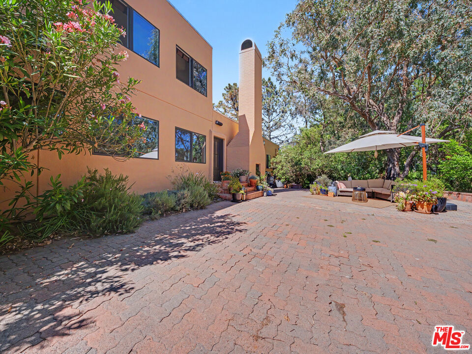 22067 Saddle Peak Road Property Photo 7