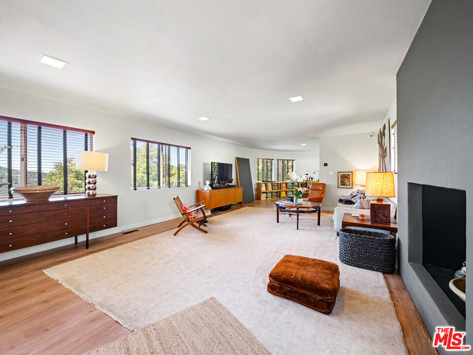 22067 Saddle Peak Road Property Photo 9