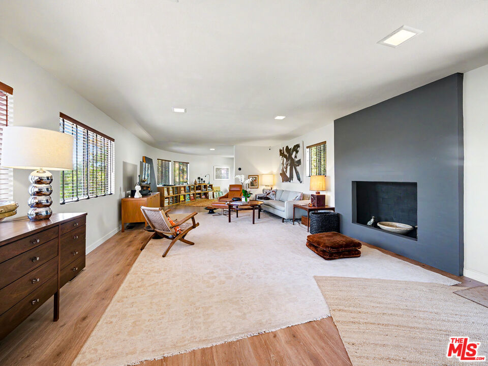 22067 Saddle Peak Road Property Photo 12