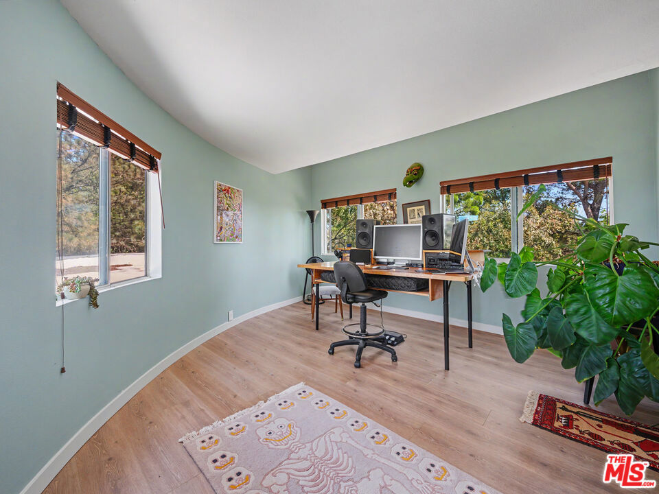 22067 Saddle Peak Road Property Photo 41