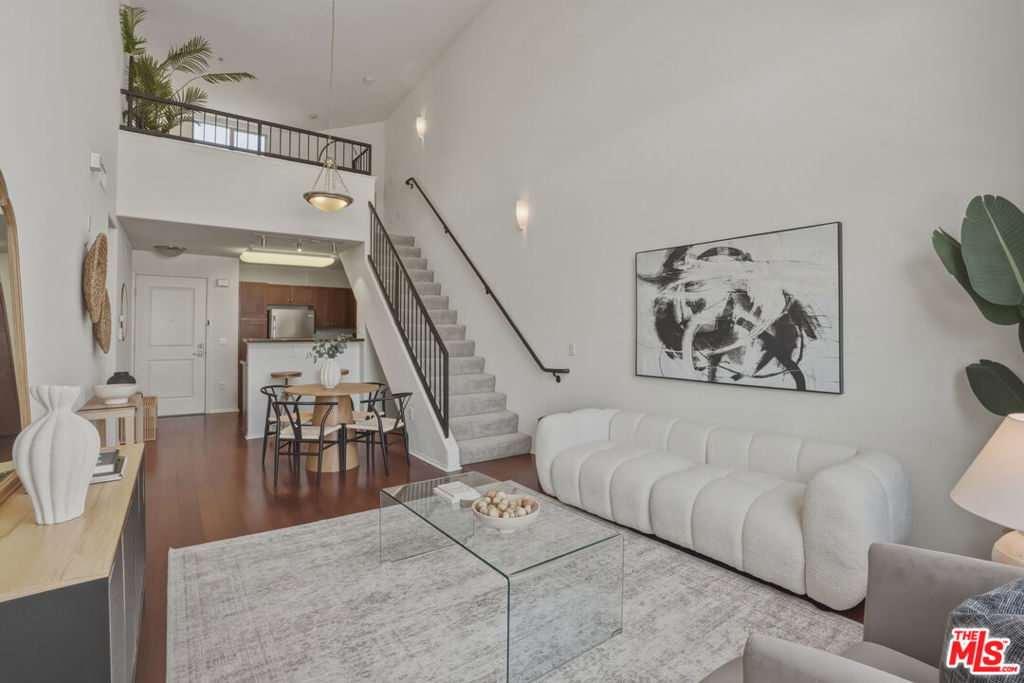 100 S Alameda Street 401 Property Photo 3
