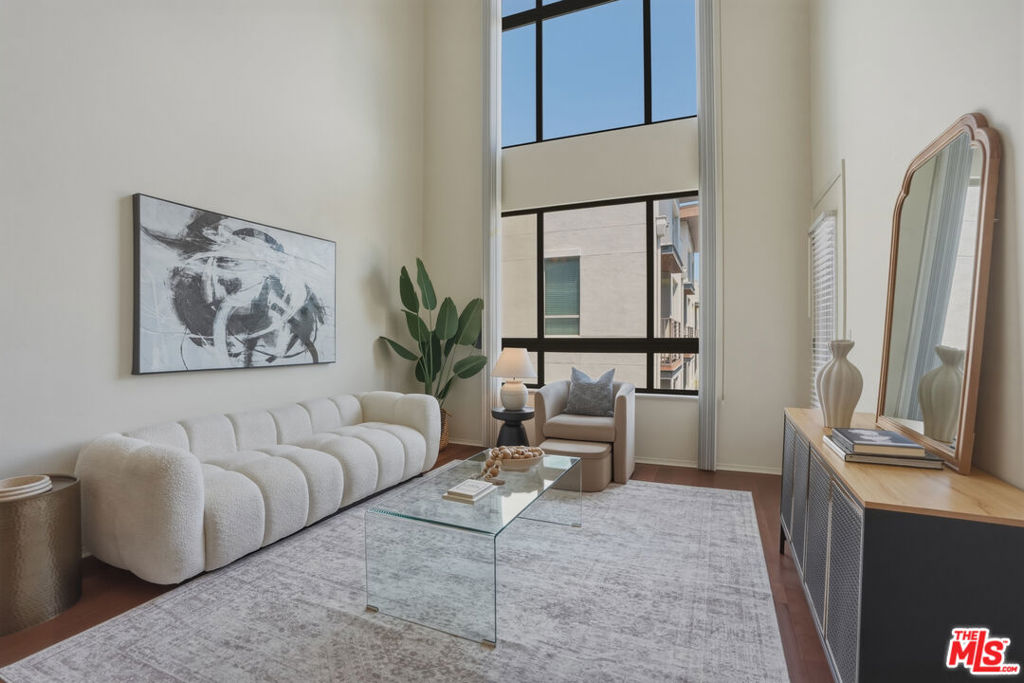 100 S Alameda Street 401 Property Photo 6