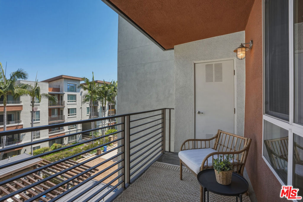 100 S Alameda Street 401 Property Photo 14