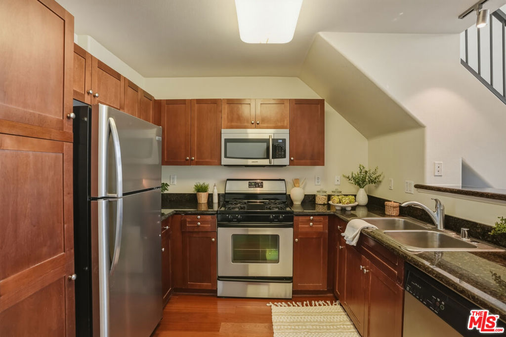 100 S Alameda Street 401 Property Photo 18