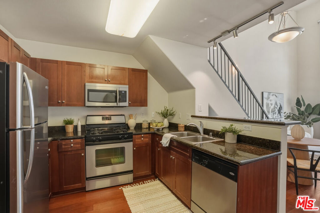 100 S Alameda Street 401 Property Photo 19