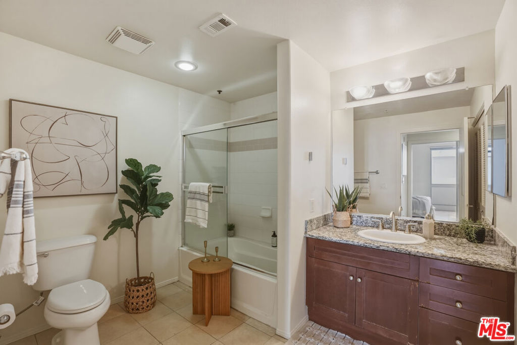 100 S Alameda Street 401 Property Photo 22