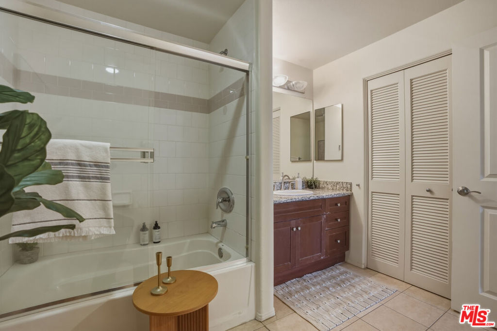 100 S Alameda Street 401 Property Photo 23