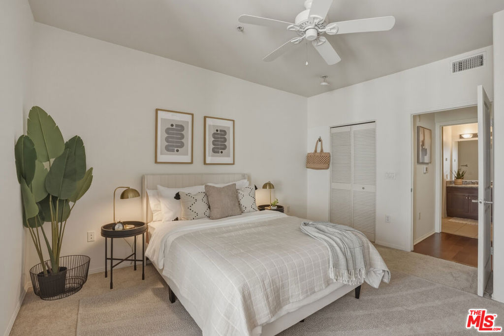 100 S Alameda Street 401 Property Photo 28