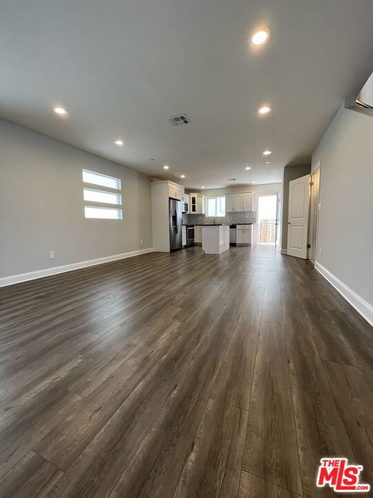 4710 Maplewood Avenue Property Photo 7
