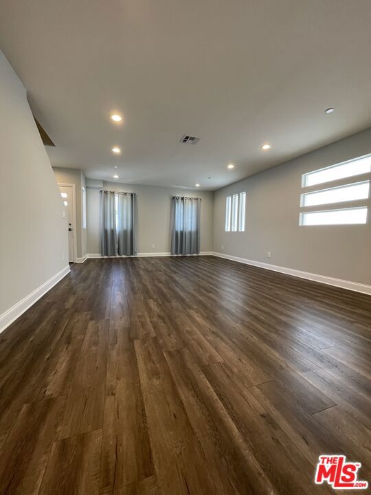 4710 Maplewood Avenue Property Photo 8