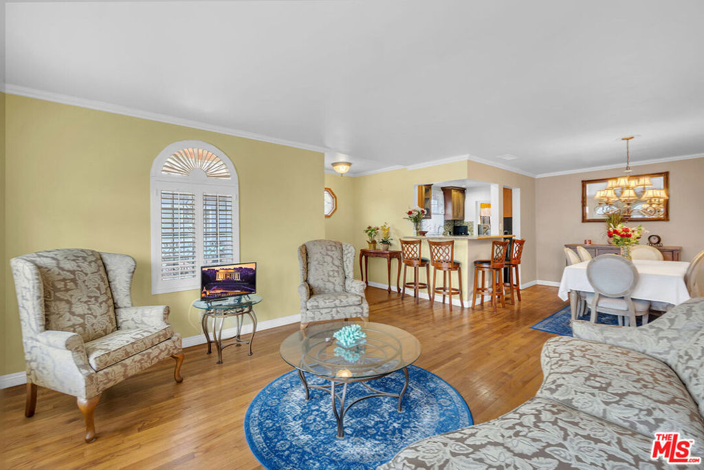 2116 W 107th Street Property Photo 4