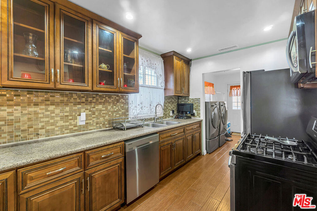 2116 W 107th Street Property Photo 7