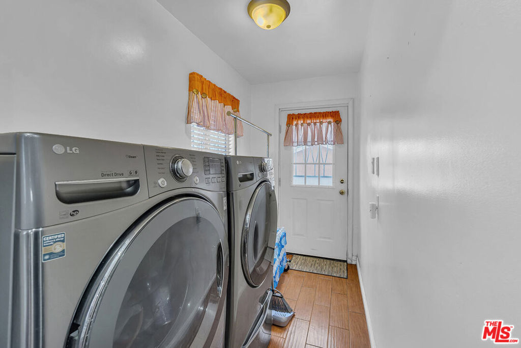2116 W 107th Street Property Photo 9