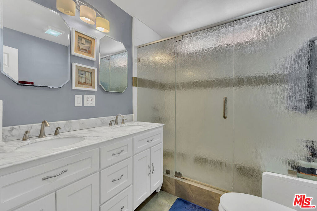 2116 W 107th Street Property Photo 15