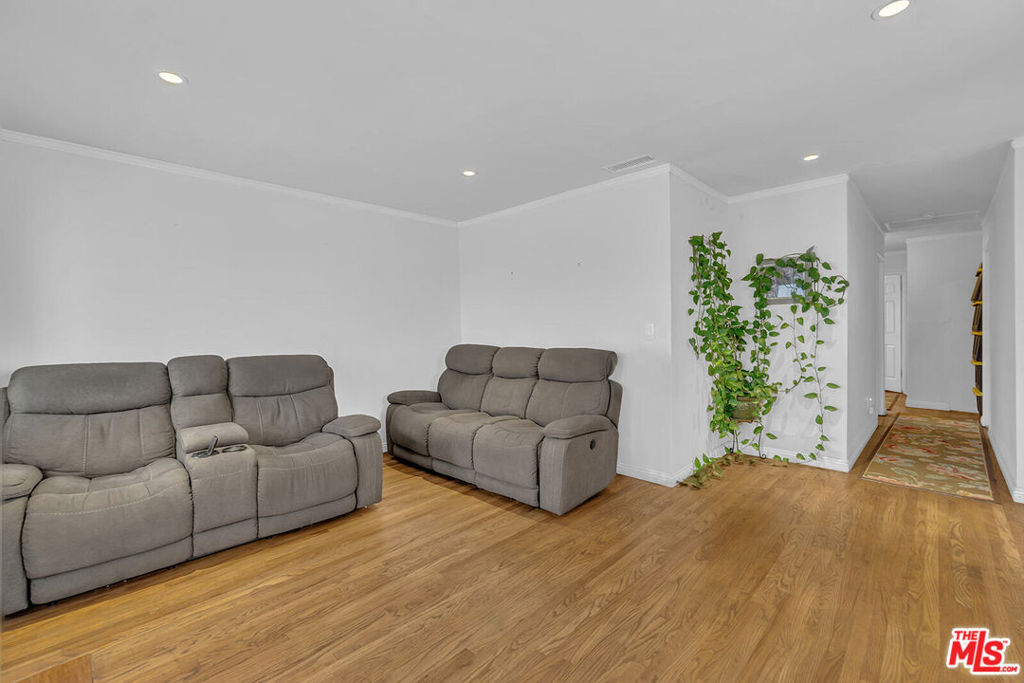 2116 W 107th Street Property Photo 18
