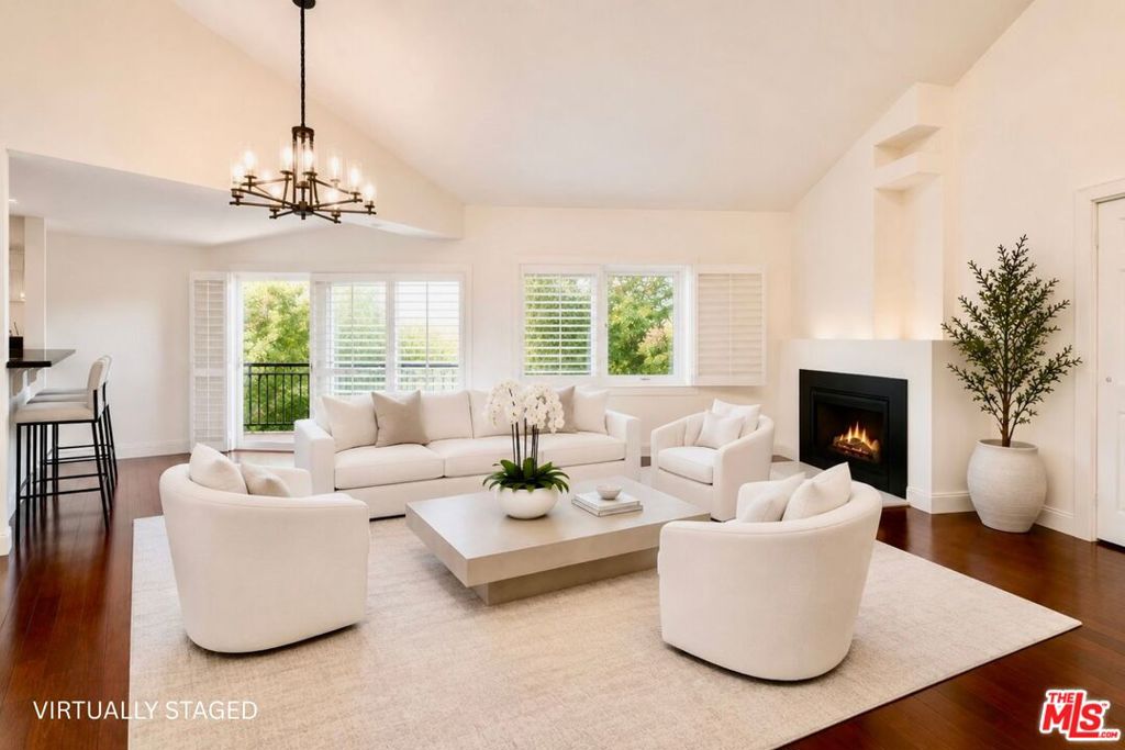 16040 W Sunset Boulevard 308 Property Photo 4