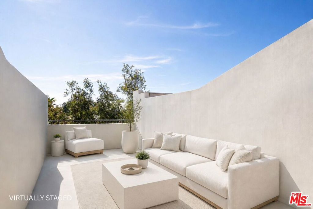 16040 W Sunset Boulevard 308 Property Photo 16