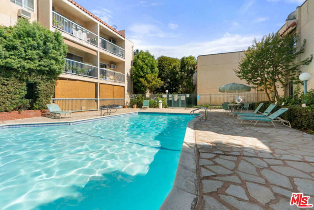 18307 Burbank Boulevard 118 Property Photo 14