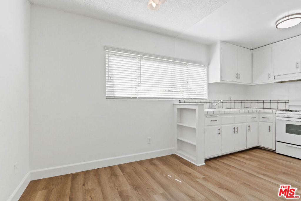 3625 Mentone Avenue Property Photo 4