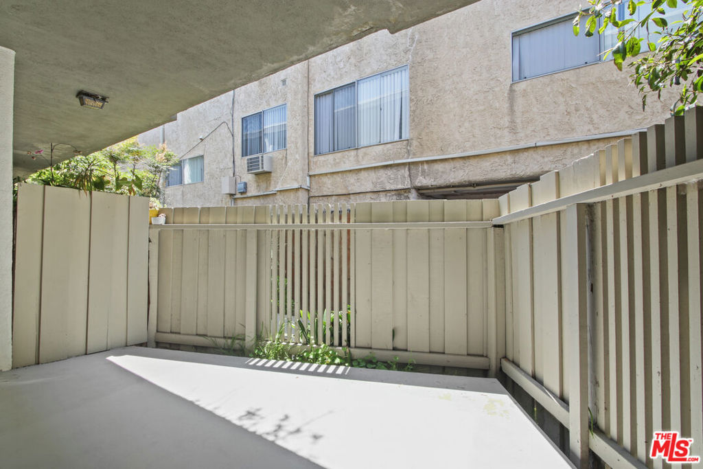 3625 Mentone Avenue Property Photo 10