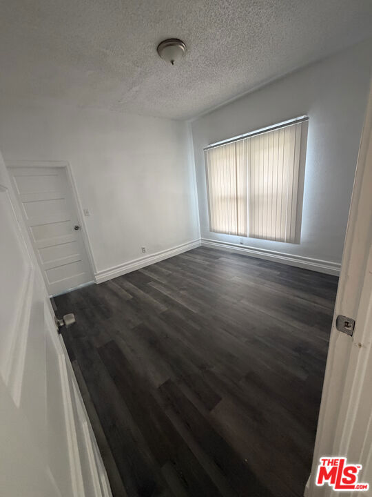 3925 S Normandie Avenue Property Photo 5