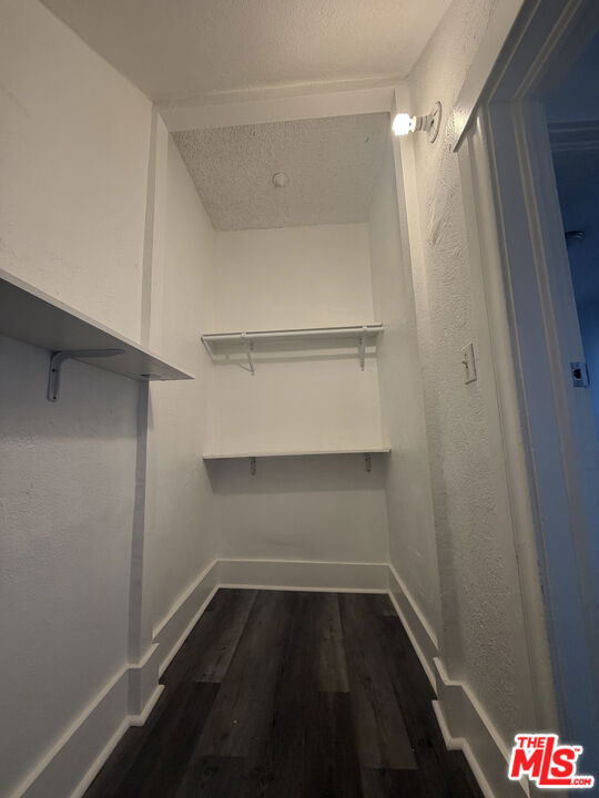 3925 S Normandie Avenue Property Photo 8