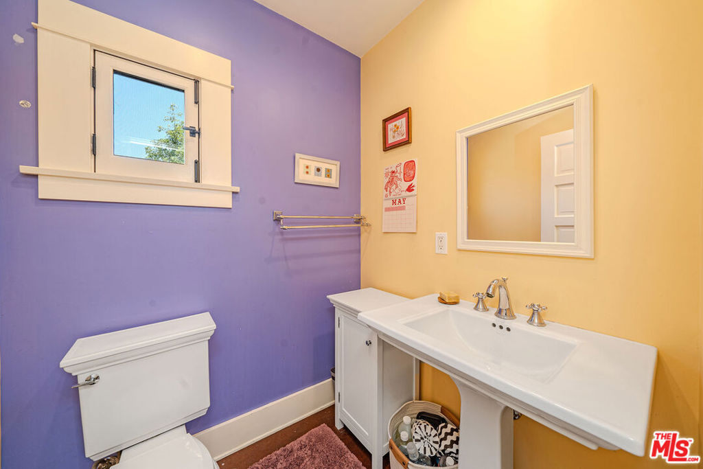 163 S Kingsley Drive Property Photo 19