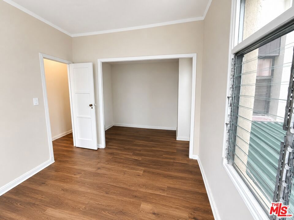 634 S Gramercy Place 200 Property Photo 8