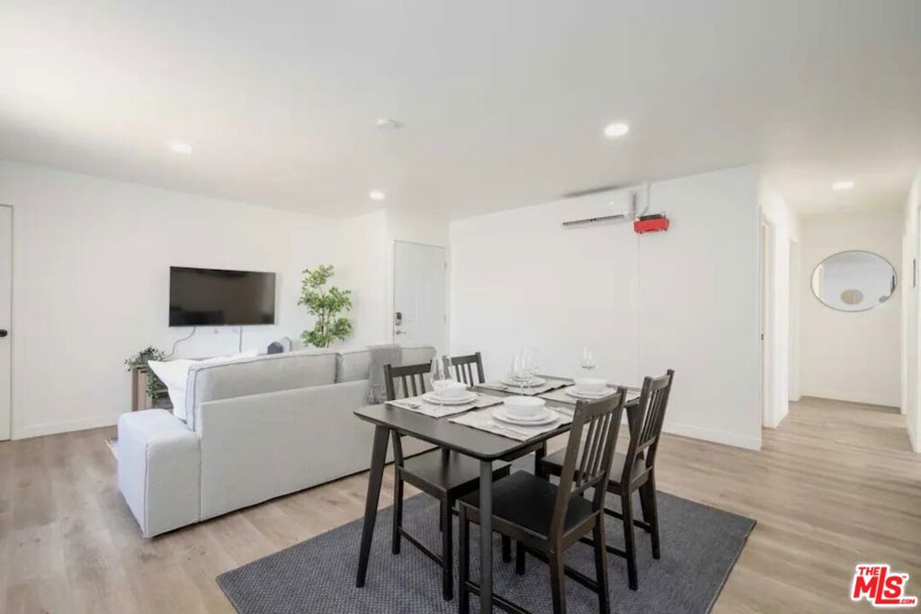 2417 S Budlong Avenue 4 Property Photo 4