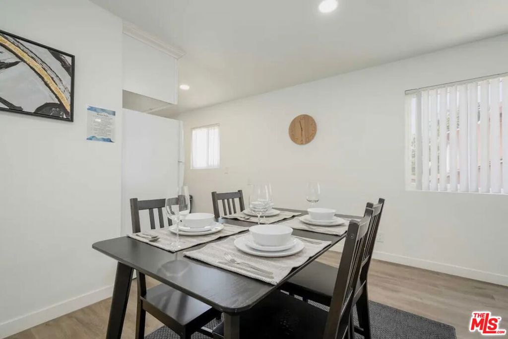 2417 S Budlong Avenue 4 Property Photo 5