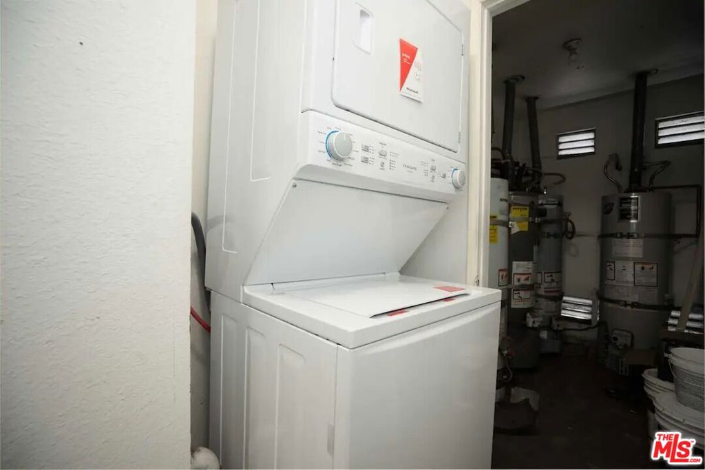 2417 S Budlong Avenue 3 Property Photo 23