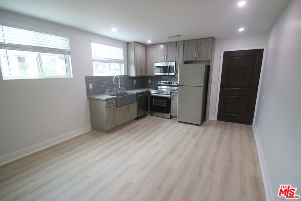 26833353 Property Photo 3