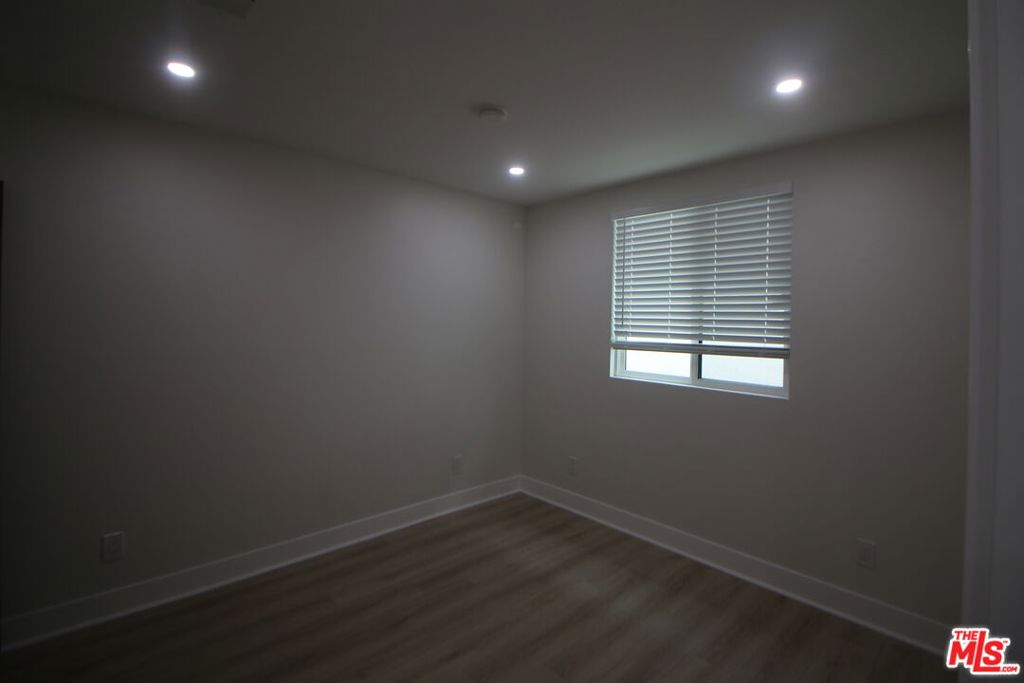 26833353 Property Photo 11