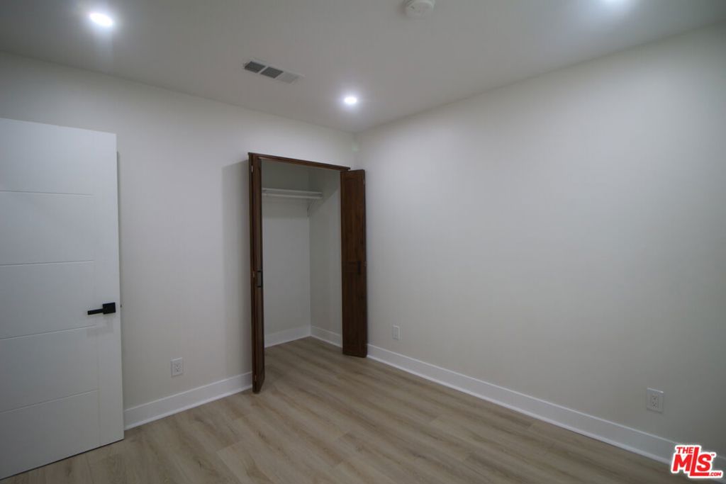 26833353 Property Photo 12