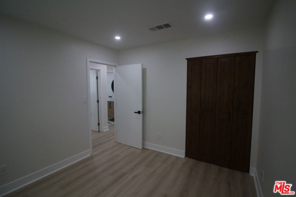 26833353 Property Photo 14