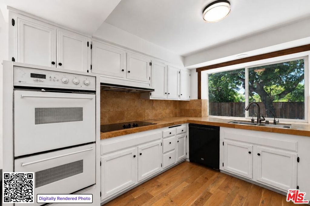 26926 De Berry Drive Property Photo 6