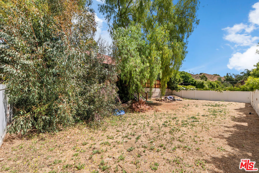 26926 De Berry Drive Property Photo 27