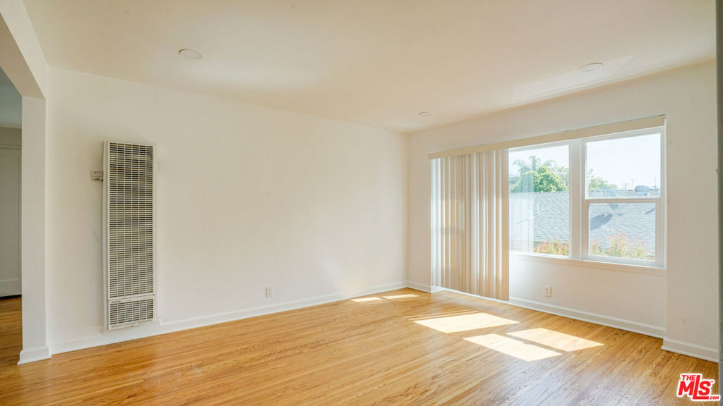 331 W Windsor Road Property Photo 14
