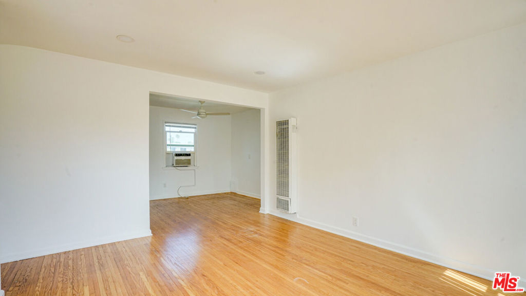 331 W Windsor Road Property Photo 17