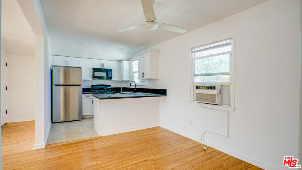 331 W Windsor Road Property Photo 18